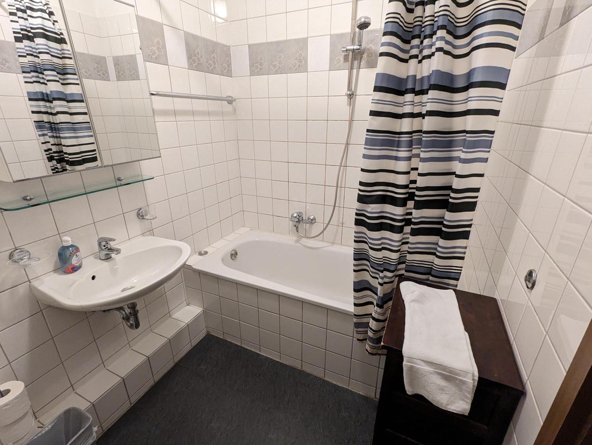 Apartment Im Luisenviertel - Gruen Wuppertal Ngoại thất bức ảnh